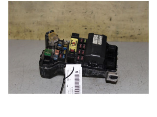 Pojistková skříňka Mitsubishi Pajero 2000