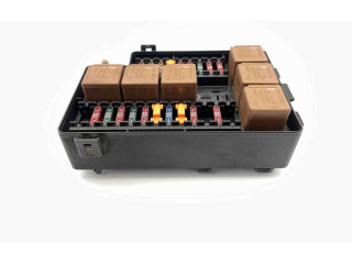 Блок предохранителей LJB2822AB Jaguar XK8 - XKR