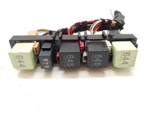 Блок предохранителей  7N0937503A, 7N0937503A   Skoda Octavia Mk2 (1Z)    