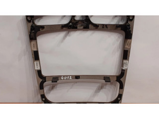 Другая центральная деталь консоли (туннеля)