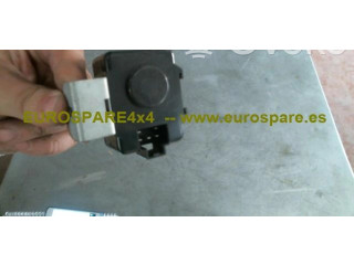 Pojistková skříňka 28496, 02J00 Nissan Patrol 260 1989