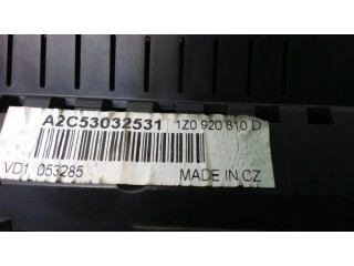 Панель приборов 1Z0920810D   Skoda Octavia Mk2 (1Z)       