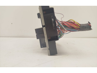 Блок предохранителей 8688383, 8645716   Volvo S80    