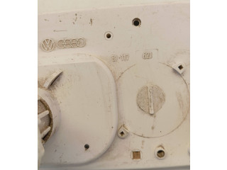 Панель приборов 81117621   Volkswagen PASSAT B3       