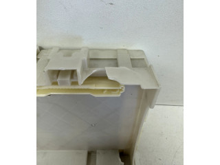 Pojistková skříňka 8273060180 Toyota Land Cruiser (J150) 2017