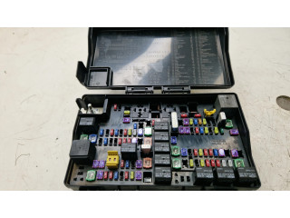 Блок предохранителей  P68194607AD   Jeep Grand Cherokee WL    