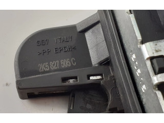 Zámek zadních dveří 2K5827505C Volkswagen Caddy 2016