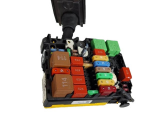 Блок предохранителей 9804848480 Peugeot 2008 II