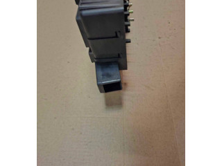 Блок предохранителей 8637841, 518717004   Volvo S80