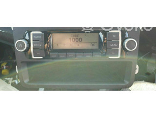 Радио/ проигрыватель CD/DVD / навигация