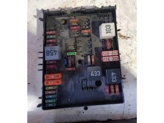   Pojistková skříňka 1K0937124H   Volkswagen Caddy 2004