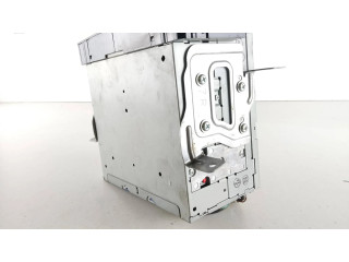 Радио/ проигрыватель CD/DVD / навигация