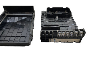 Блок предохранителей  8H051010   Audi A3 S3 A3 Sportback 8P    