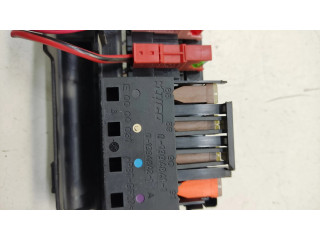 Блок предохранителей 01394841, 013948411 Mercedes-Benz R W251