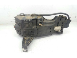 Блок предохранителей 9261338 Volvo S80