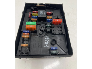 Блок предохранителей 1K0937125C Volkswagen Caddy