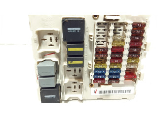 Блок предохранителей 2M5T14A073AC Ford Focus