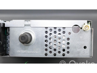 Радио/ проигрыватель CD/DVD / навигация