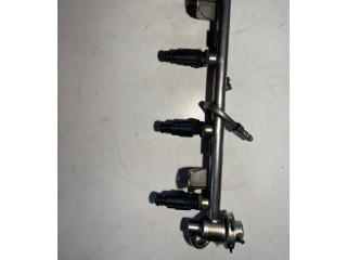 Топливная рампа 06B133681   Volkswagen PASSAT B5.5   для двигателя Awt