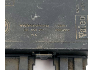 Řídící jednotka 038906013AJ, 0281001912   Volkswagen Polo III 6N 6N2 6NF 2001