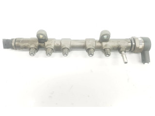 Топливная рампа AJ813370, G4D39D280AA Jaguar XE