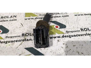 Ручка стеклоочистителей 33779002 Citroen Berlingo