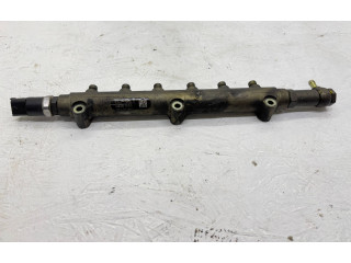 Топливная рампа 8658252   Volvo V70  