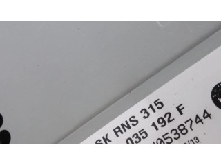 Радио/ проигрыватель CD/DVD / навигация