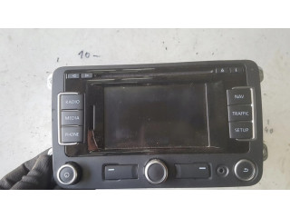 Радио/ проигрыватель CD/DVD / навигация