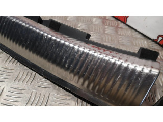 Отделка порога багажника