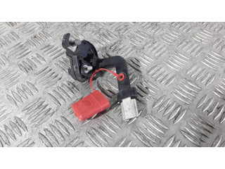 Плюсовый провод (аккумулятора)