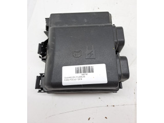 Блок предохранителей 2540853, NX6T14D068EAC   Ford Focus    