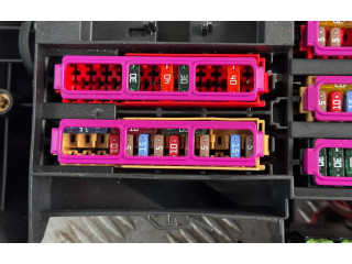 Блок предохранителей  4M0971845BR   Audi SQ7    