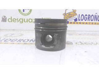 Píst 11257803033 BMW 1 E81 E87 2.0