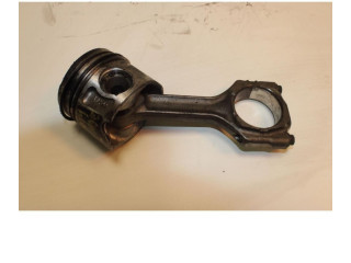 Поршень с шатуном 55283099 55263087 Jeep Renegade