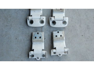 Комплект петлей багажника