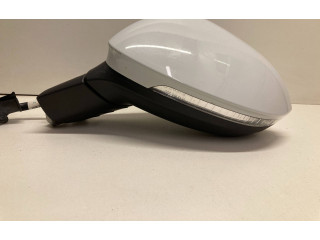 Зеркало электрическое Volkswagen Golf VIII 2019 - года