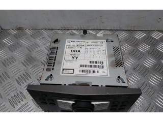 Радио/ проигрыватель CD/DVD / навигация