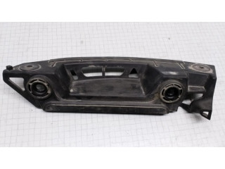 Задний держатель бампера