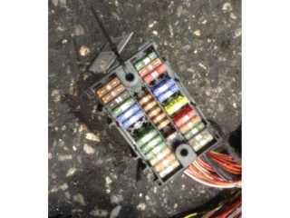 Pojistková skříňka Volkswagen Transporter - Caravelle T5 2007