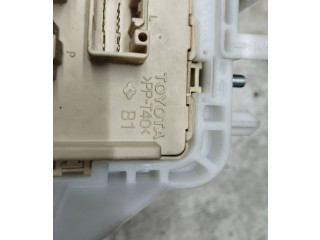 Блок предохранителей  PPT40   Toyota Corolla Verso AR10    