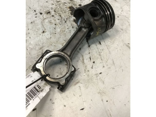 Píst Nissan Juke I F15