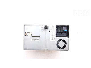 Радио/ проигрыватель CD/DVD / навигация