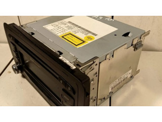 Радио/ проигрыватель CD/DVD / навигация