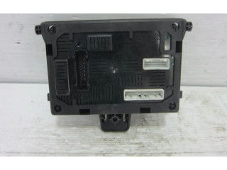 Блок предохранителей 8200652285 Renault Clio III