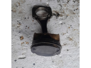 Píst 784323704, 120326181   BMW 7 F01 F02 F03 F04  pro benzínový motor 4.4  