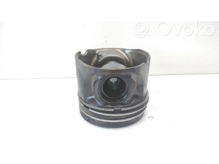 Píst 84L107 BMW 5 E60 E61 pro naftový motor 3.0