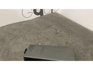 Крышка блока предохранителей 7271381830 Maserati Levante