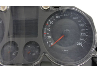 Панель приборов    Volkswagen PASSAT B6       