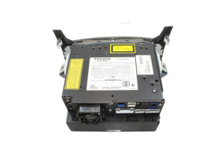 Радио/ проигрыватель CD/DVD / навигация